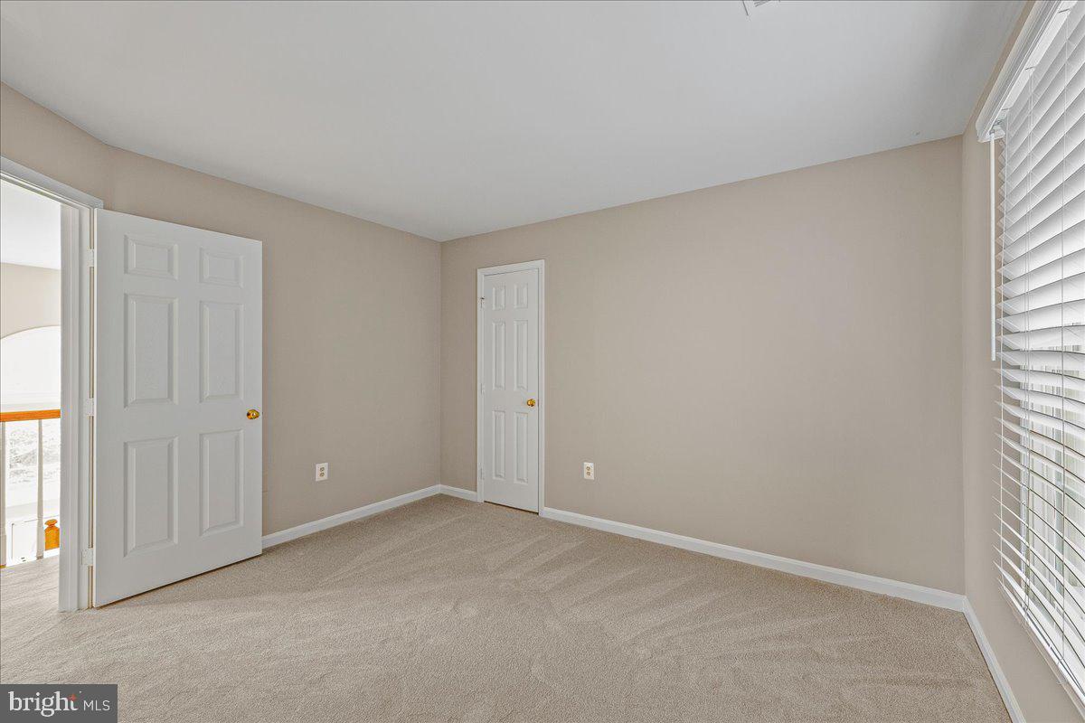 6902 COMPTON HEIGHTS CIR, CLIFTON, Virginia 20124, 4 Bedrooms Bedrooms, ,3 BathroomsBathrooms,Residential,For sale,6902 COMPTON HEIGHTS CIR,VAFX2286756 MLS # VAFX2286756