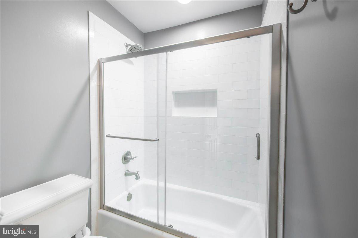 6902 COMPTON HEIGHTS CIR, CLIFTON, Virginia 20124, 4 Bedrooms Bedrooms, ,3 BathroomsBathrooms,Residential,For sale,6902 COMPTON HEIGHTS CIR,VAFX2286756 MLS # VAFX2286756