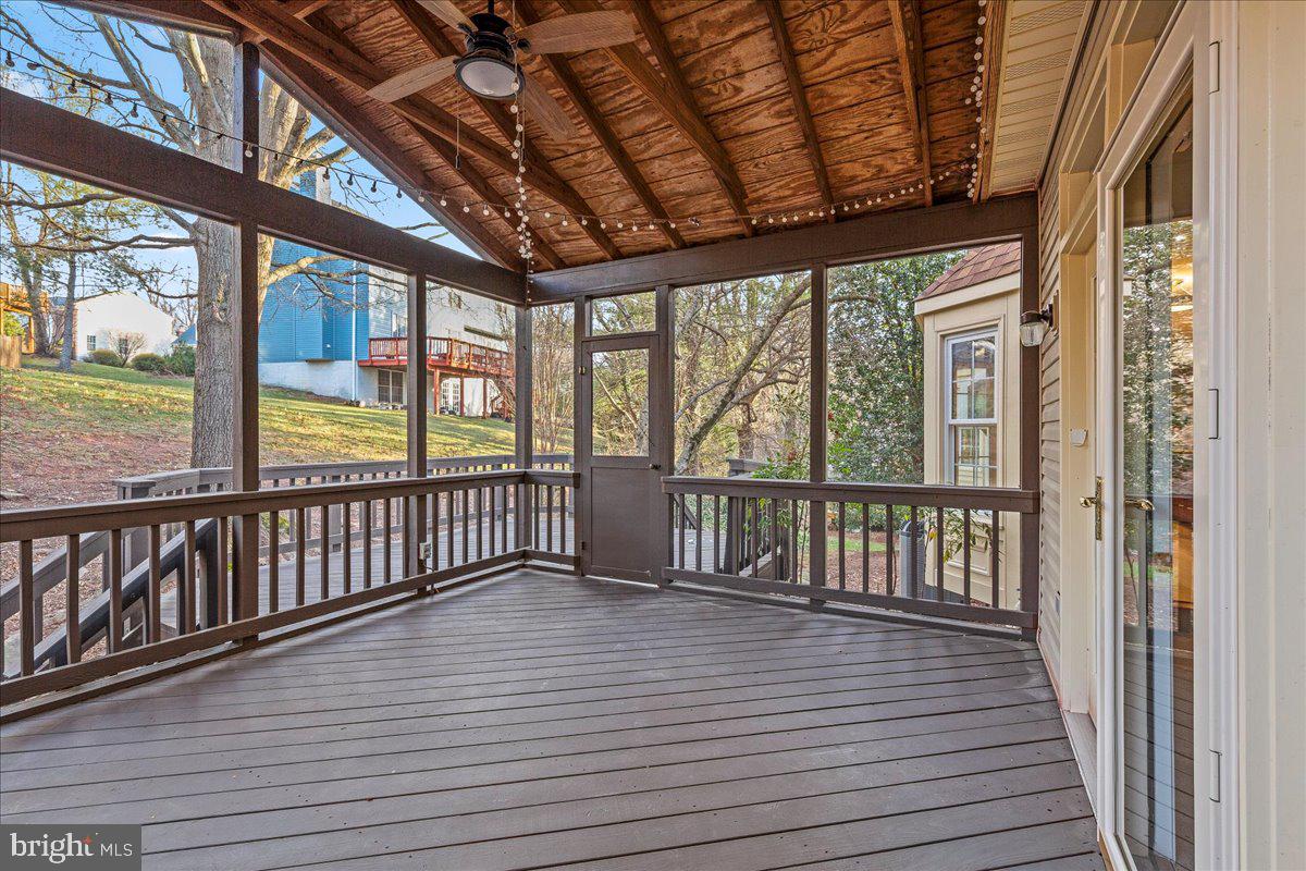 6902 COMPTON HEIGHTS CIR, CLIFTON, Virginia 20124, 4 Bedrooms Bedrooms, ,3 BathroomsBathrooms,Residential,For sale,6902 COMPTON HEIGHTS CIR,VAFX2286756 MLS # VAFX2286756