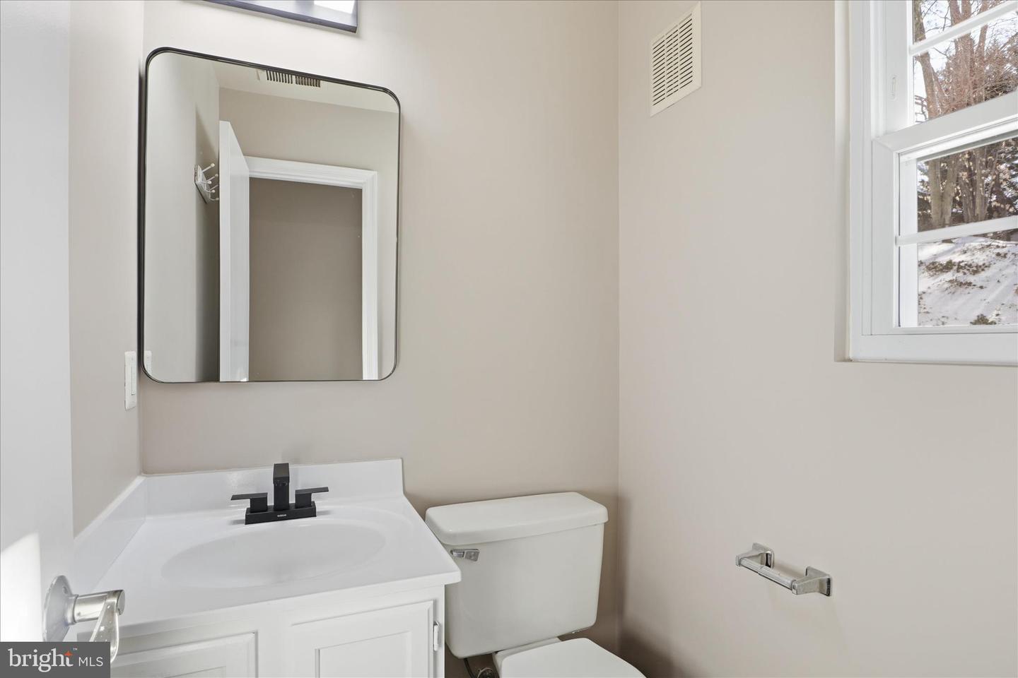 12183 OLD SALEM CT, WOODBRIDGE, Virginia 22192, 3 Bedrooms Bedrooms, 9 Rooms Rooms,2 BathroomsBathrooms,Residential,For sale,12183 OLD SALEM CT,VAPW2110914 MLS # VAPW2110914