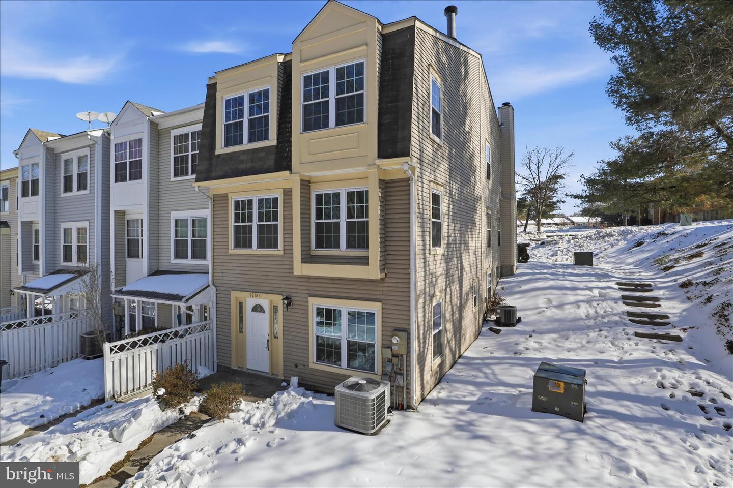 12183 OLD SALEM CT, WOODBRIDGE, Virginia 22192, 3 Bedrooms Bedrooms, 9 Rooms Rooms,2 BathroomsBathrooms,Residential,For sale,12183 OLD SALEM CT,VAPW2110914 MLS # VAPW2110914