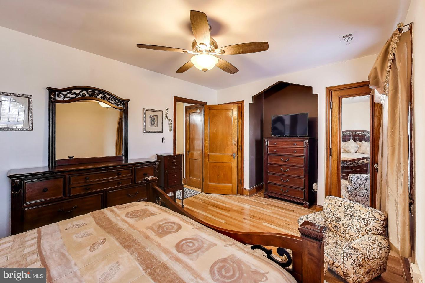 1655 C ST NE, WASHINGTON, District Of Columbia 20002, 3 Bedrooms Bedrooms, ,2 BathroomsBathrooms,Residential,For sale,1655 C ST NE,DCDC2242460 MLS # DCDC2242460