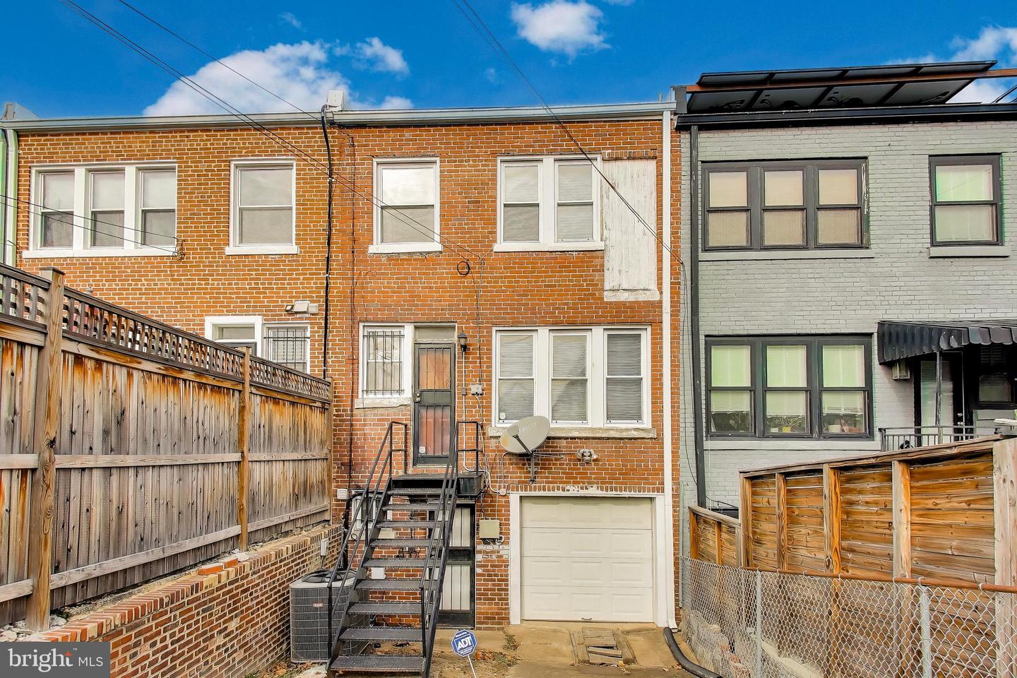 1655 C ST NE, WASHINGTON, District Of Columbia 20002, 3 Bedrooms Bedrooms, ,2 BathroomsBathrooms,Residential,For sale,1655 C ST NE,DCDC2242460 MLS # DCDC2242460