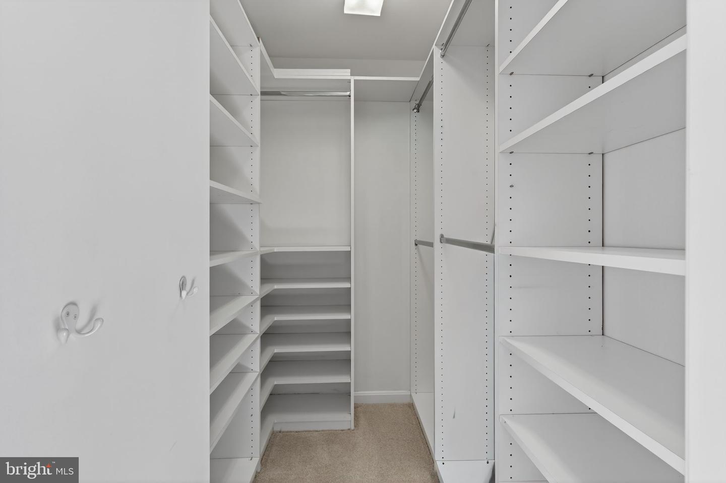 1716 KINGSGATE CT, ALEXANDRIA, Virginia 22302, 2 Bedrooms Bedrooms, ,2 BathroomsBathrooms,Residential,For sale,1716 KINGSGATE CT,VAAX2053410 MLS # VAAX2053410