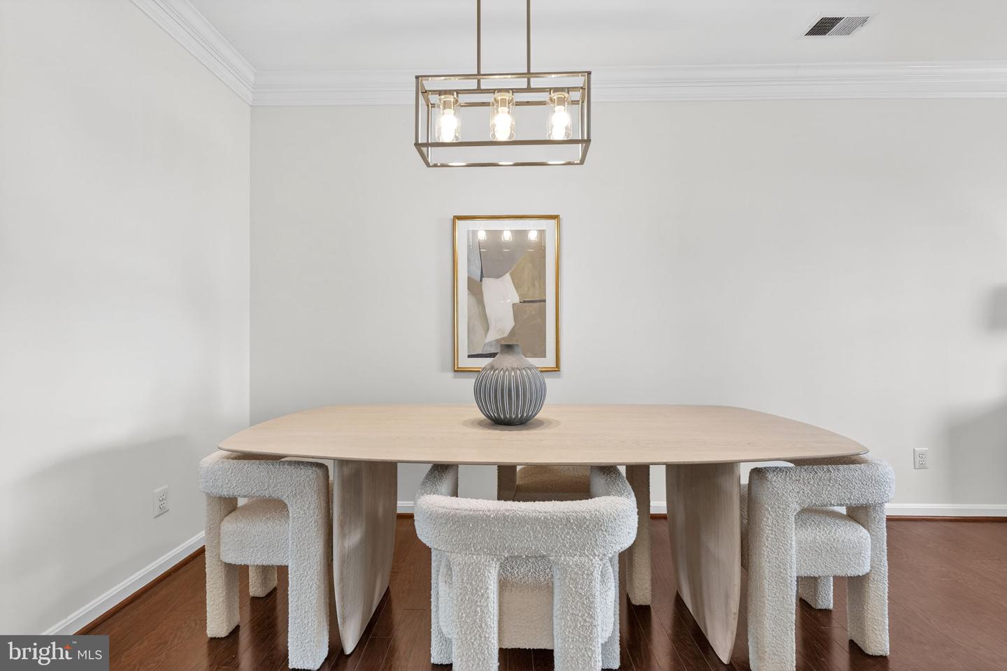 1716 KINGSGATE CT, ALEXANDRIA, Virginia 22302, 2 Bedrooms Bedrooms, ,2 BathroomsBathrooms,Residential,For sale,1716 KINGSGATE CT,VAAX2053410 MLS # VAAX2053410