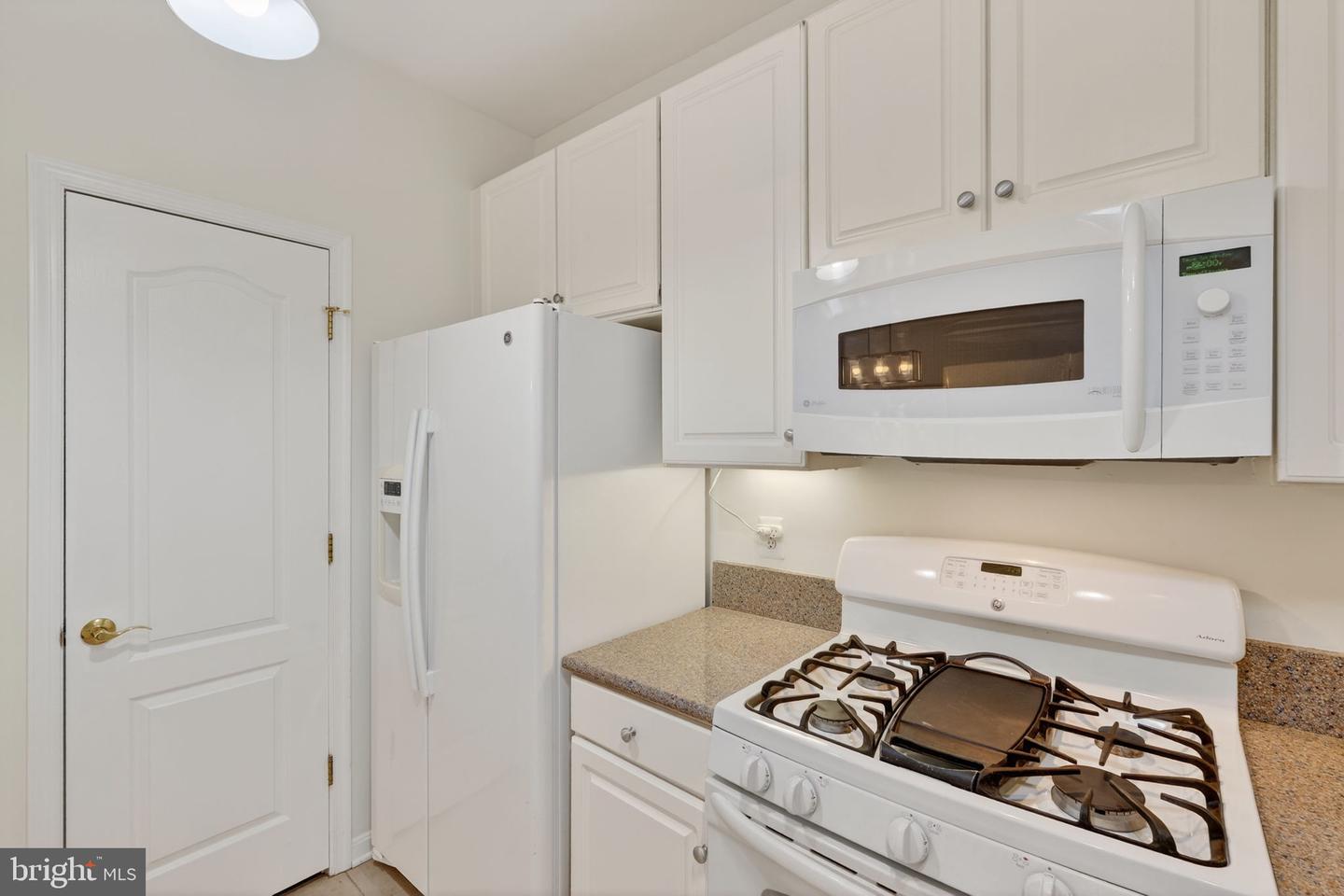 1716 KINGSGATE CT, ALEXANDRIA, Virginia 22302, 2 Bedrooms Bedrooms, ,2 BathroomsBathrooms,Residential,For sale,1716 KINGSGATE CT,VAAX2053410 MLS # VAAX2053410