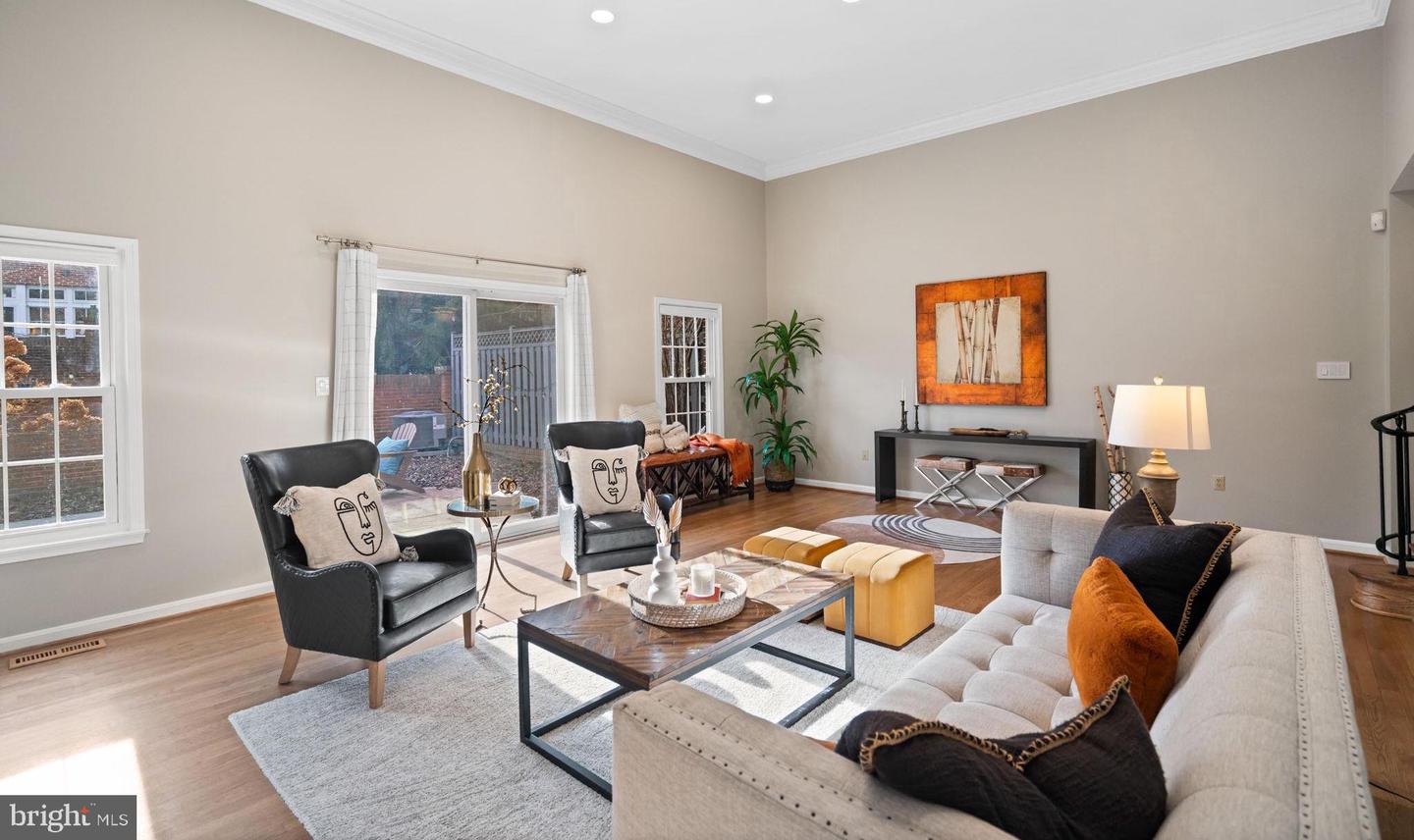 2729 UNICORN LN NW, WASHINGTON, District Of Columbia 20015, 3 Bedrooms Bedrooms, ,3 BathroomsBathrooms,Residential,For sale,2729 UNICORN LN NW,DCDC2242514 MLS # DCDC2242514