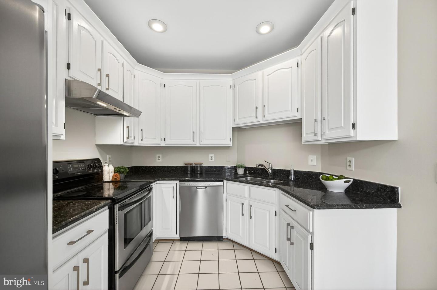 2143 WOLFTRAP CT, VIENNA, Virginia 22182, 3 Bedrooms Bedrooms, ,3 BathroomsBathrooms,Residential,For sale,2143 WOLFTRAP CT,VAFX2286932 MLS # VAFX2286932