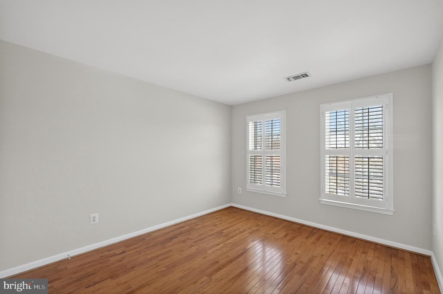 2143 WOLFTRAP CT, VIENNA, Virginia 22182, 3 Bedrooms Bedrooms, ,3 BathroomsBathrooms,Residential,For sale,2143 WOLFTRAP CT,VAFX2286932 MLS # VAFX2286932