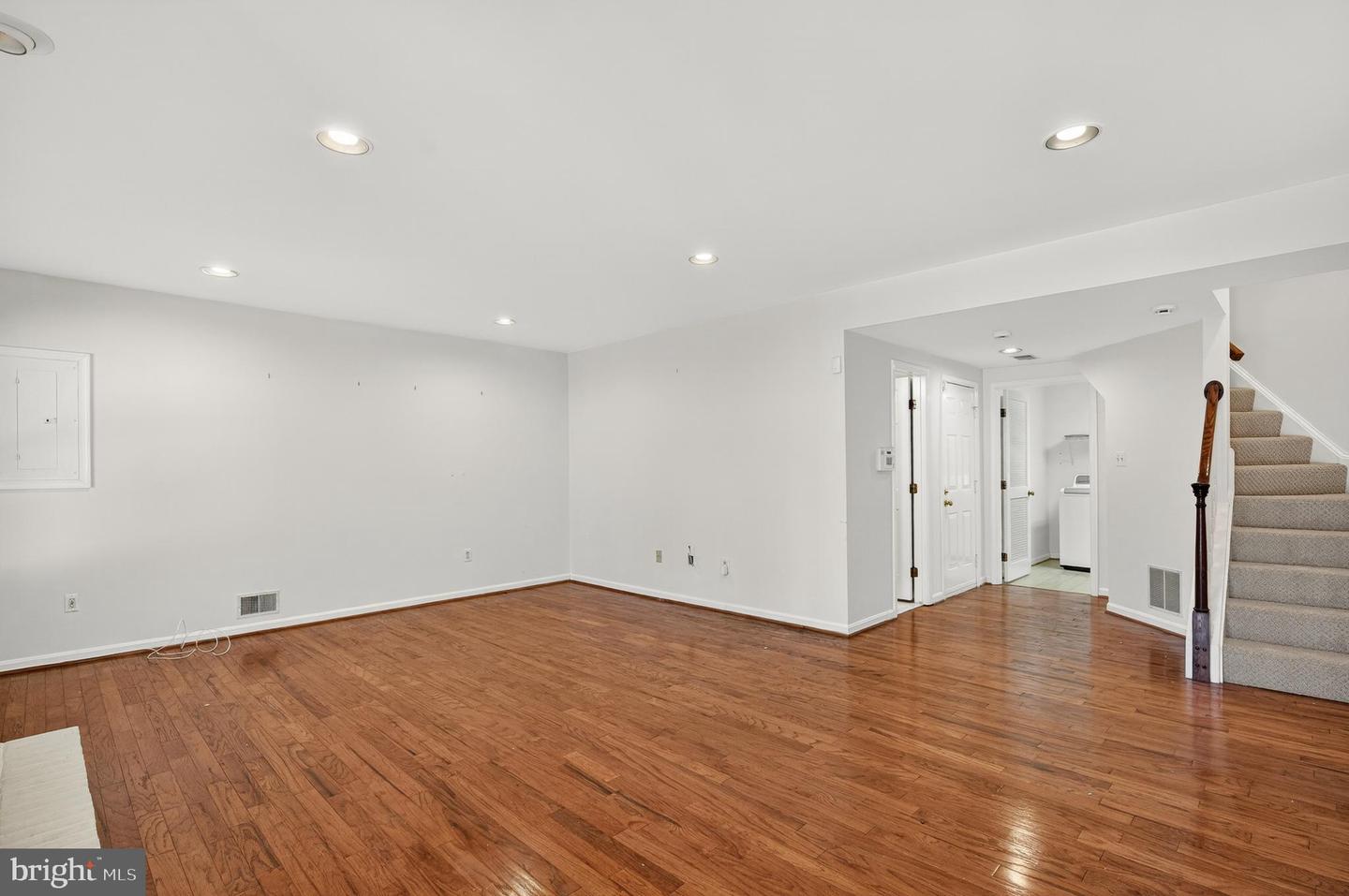 2143 WOLFTRAP CT, VIENNA, Virginia 22182, 3 Bedrooms Bedrooms, ,3 BathroomsBathrooms,Residential,For sale,2143 WOLFTRAP CT,VAFX2286932 MLS # VAFX2286932