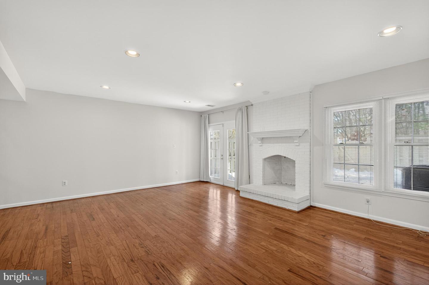 2143 WOLFTRAP CT, VIENNA, Virginia 22182, 3 Bedrooms Bedrooms, ,3 BathroomsBathrooms,Residential,For sale,2143 WOLFTRAP CT,VAFX2286932 MLS # VAFX2286932