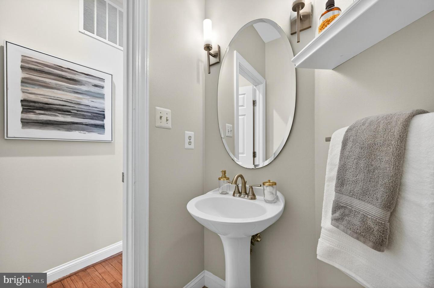 2143 WOLFTRAP CT, VIENNA, Virginia 22182, 3 Bedrooms Bedrooms, ,3 BathroomsBathrooms,Residential,For sale,2143 WOLFTRAP CT,VAFX2286932 MLS # VAFX2286932