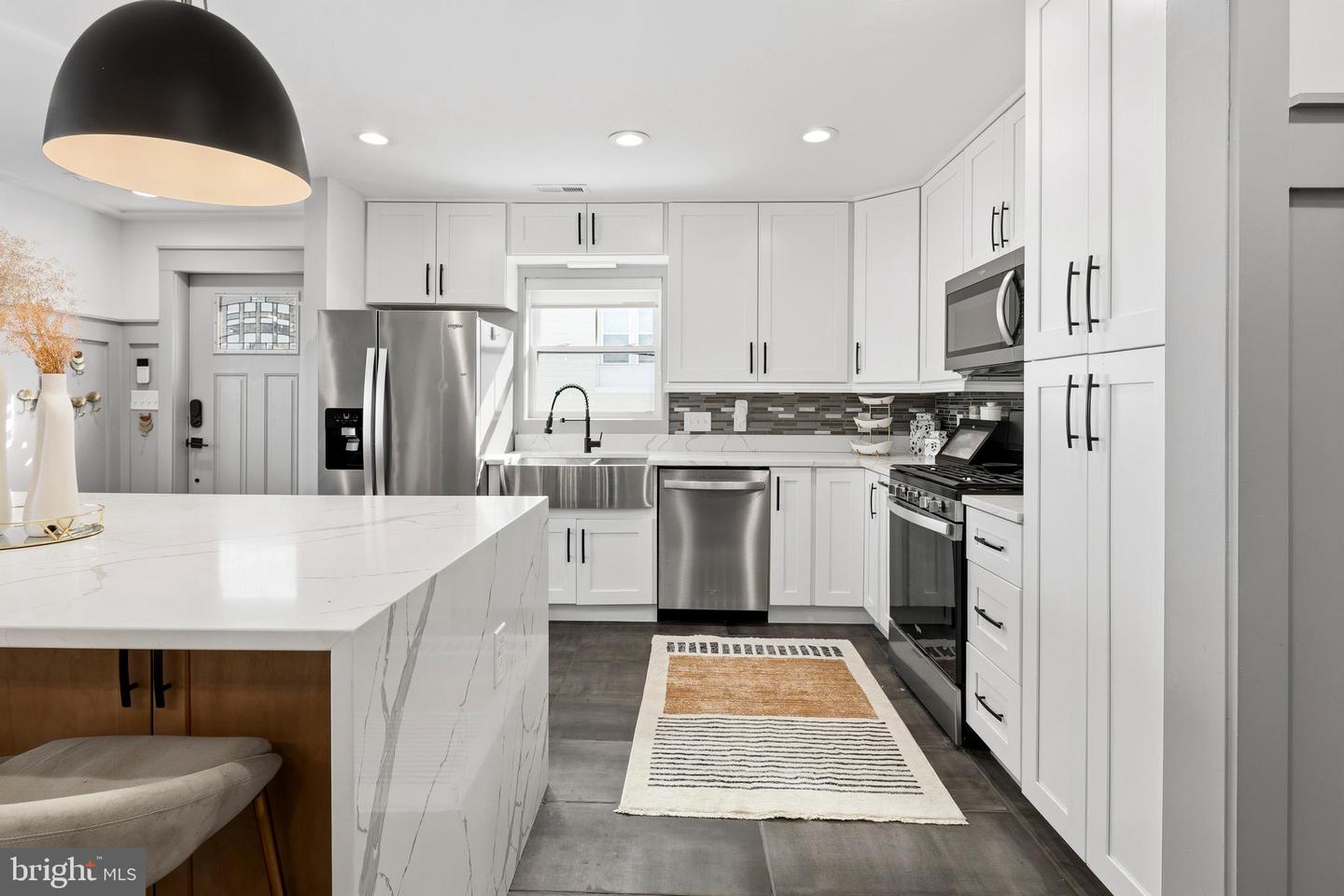 2813 JAMES DR, ALEXANDRIA, Virginia 22303, 5 Bedrooms Bedrooms, ,3 BathroomsBathrooms,Residential,For sale,2813 JAMES DR,VAFX2286670 MLS # VAFX2286670 2813 JAMES DR, ALEXANDRIA, Virginia 22303, 5 Bedrooms Bedrooms, ,3 BathroomsBathrooms,Residential,For sale,2813 JAMES DR,VAFX2286670 MLS # VAFX2286670