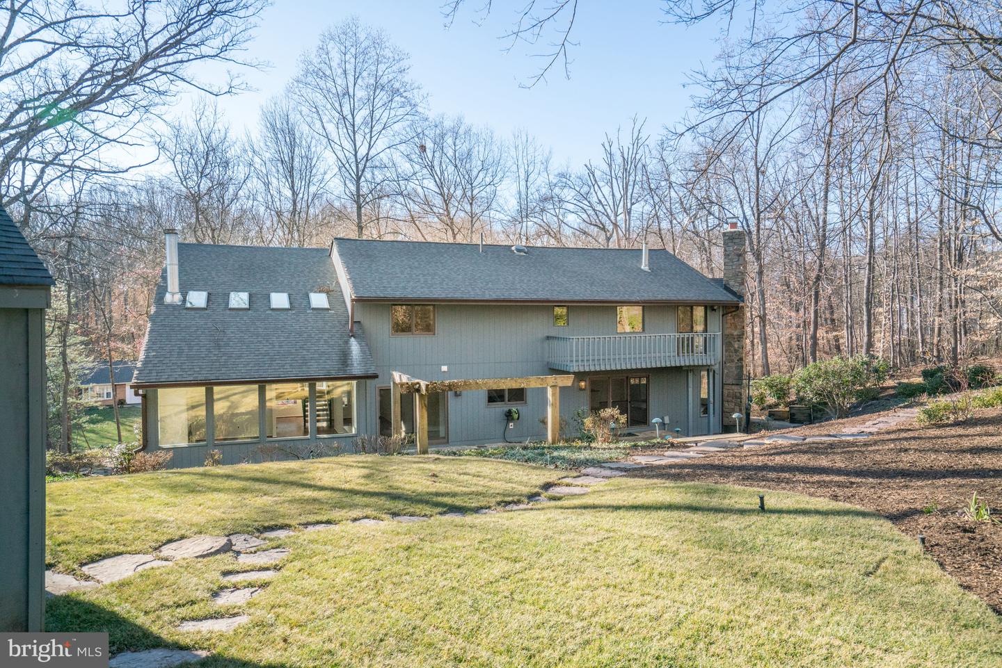 7107 ROXANN RD, ALEXANDRIA, Virginia 22315, 4 Bedrooms Bedrooms, ,4 BathroomsBathrooms,Residential,For sale,7107 ROXANN RD,VAFX2286678 MLS # VAFX2286678