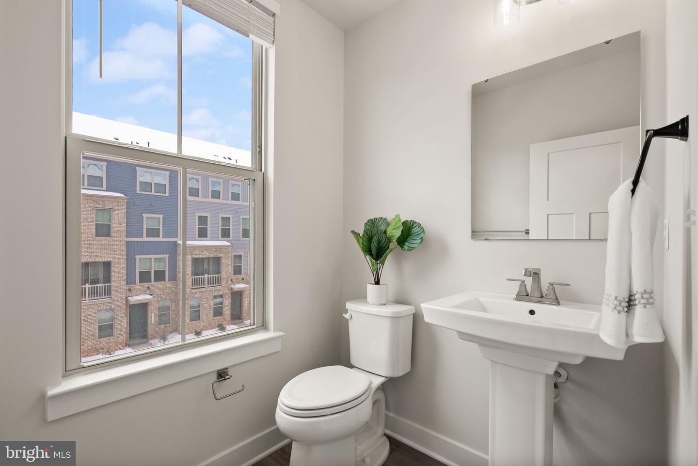 24125 NEWTONMORE TER #K, STERLING, Virginia 20166, 3 Bedrooms Bedrooms, ,2 BathroomsBathrooms,Residential,For sale,24125 NEWTONMORE TER #K,VALO2114318 MLS # VALO2114318