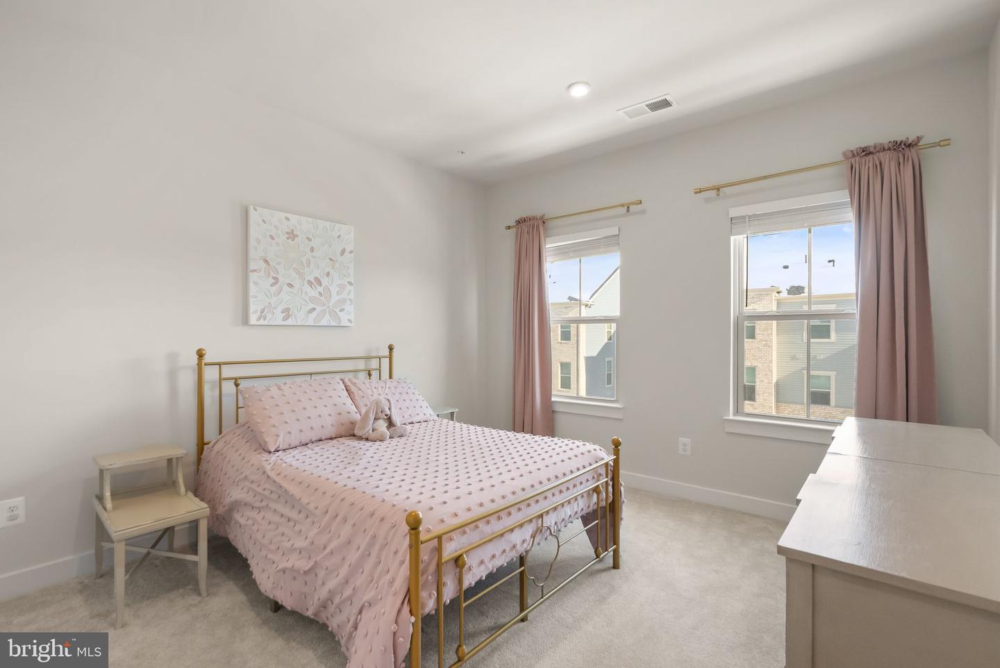 24125 NEWTONMORE TER #K, STERLING, Virginia 20166, 3 Bedrooms Bedrooms, ,2 BathroomsBathrooms,Residential,For sale,24125 NEWTONMORE TER #K,VALO2114318 MLS # VALO2114318