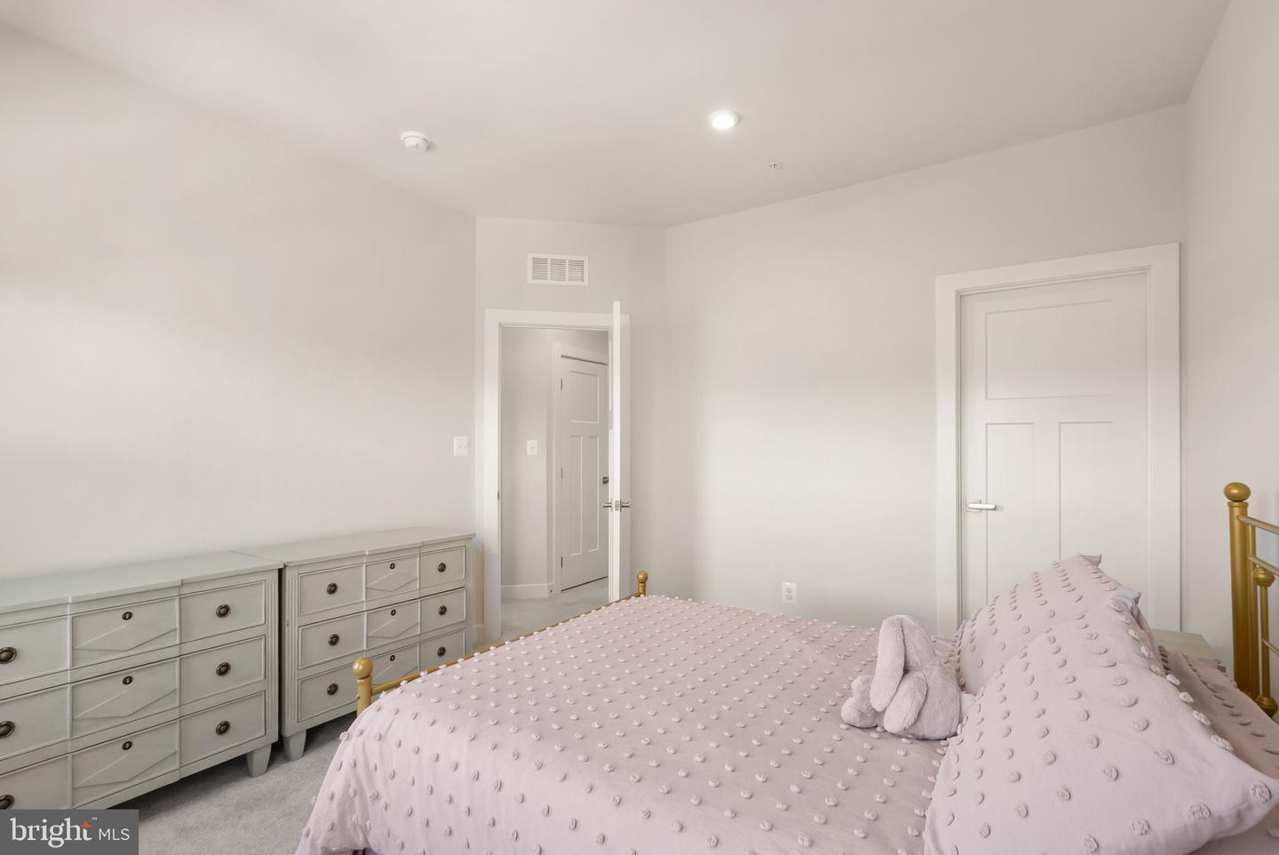 24125 NEWTONMORE TER #K, STERLING, Virginia 20166, 3 Bedrooms Bedrooms, ,2 BathroomsBathrooms,Residential,For sale,24125 NEWTONMORE TER #K,VALO2114318 MLS # VALO2114318