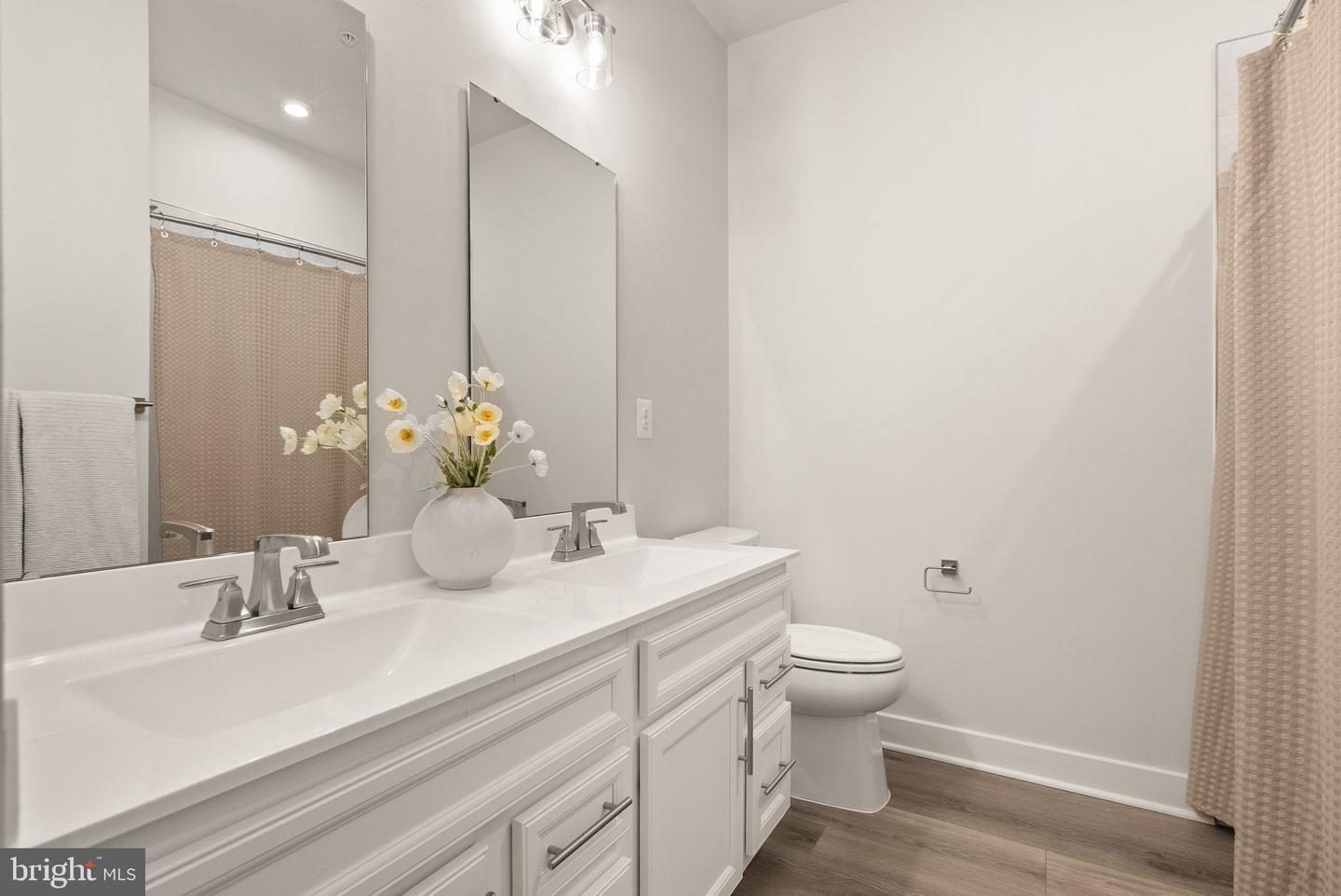 24125 NEWTONMORE TER #K, STERLING, Virginia 20166, 3 Bedrooms Bedrooms, ,2 BathroomsBathrooms,Residential,For sale,24125 NEWTONMORE TER #K,VALO2114318 MLS # VALO2114318