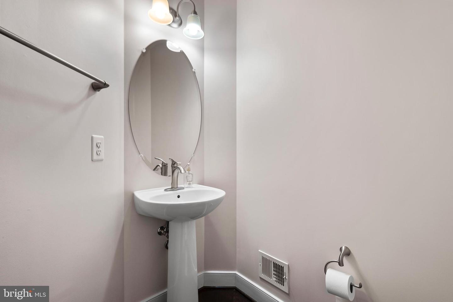 1417 VAN VALKENBURGH LN, ALEXANDRIA, Virginia 22301, 3 Bedrooms Bedrooms, ,4 BathroomsBathrooms,Residential,For sale,1417 VAN VALKENBURGH LN,VAAX2053420 MLS # VAAX2053420 1417 VAN VALKENBURGH LN, ALEXANDRIA, Virginia 22301, 3 Bedrooms Bedrooms, ,4 BathroomsBathrooms,Residential,For sale,1417 VAN VALKENBURGH LN,VAAX2053420 MLS # VAAX2053420