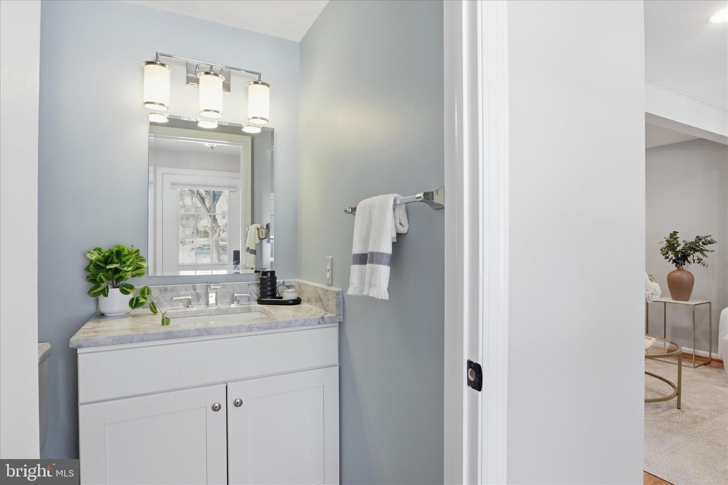 1563 TWISTED OAK DR, RESTON, Virginia 20194, 2 Bedrooms Bedrooms, ,2 BathroomsBathrooms,Residential,For sale,1563 TWISTED OAK DR,VAFX2286732 MLS # VAFX2286732