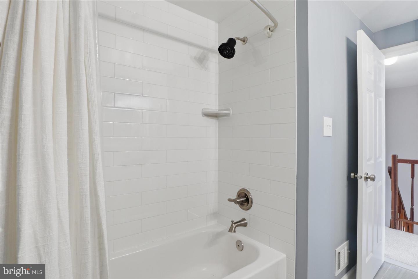 1563 TWISTED OAK DR, RESTON, Virginia 20194, 2 Bedrooms Bedrooms, ,2 BathroomsBathrooms,Residential,For sale,1563 TWISTED OAK DR,VAFX2286732 MLS # VAFX2286732