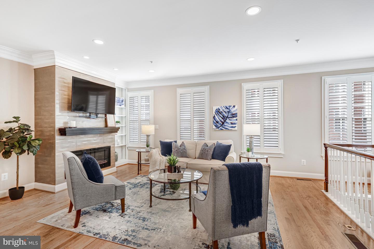 17 ALEXANDER ST, ALEXANDRIA, Virginia 22314, 3 Bedrooms Bedrooms, ,3 BathroomsBathrooms,Residential,For sale,17 ALEXANDER ST,VAAX2053368 MLS # VAAX2053368