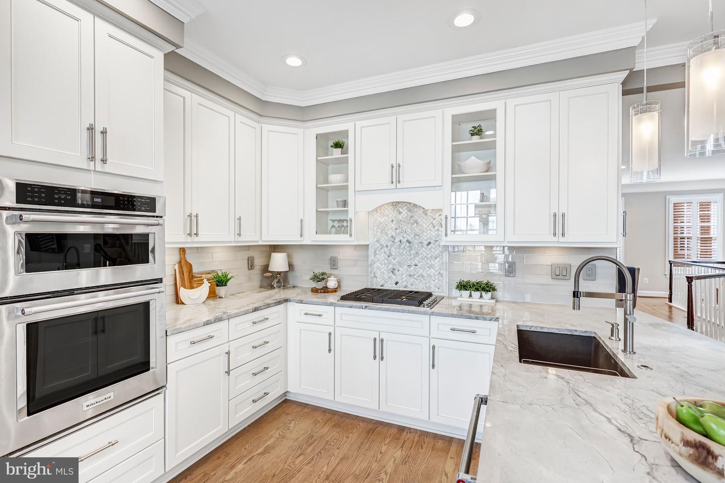 17 ALEXANDER ST, ALEXANDRIA, Virginia 22314, 3 Bedrooms Bedrooms, ,3 BathroomsBathrooms,Residential,For sale,17 ALEXANDER ST,VAAX2053368 MLS # VAAX2053368