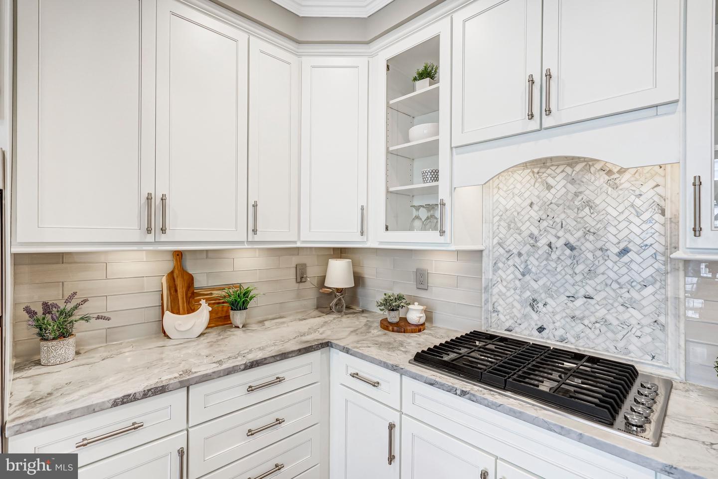 17 ALEXANDER ST, ALEXANDRIA, Virginia 22314, 3 Bedrooms Bedrooms, ,3 BathroomsBathrooms,Residential,For sale,17 ALEXANDER ST,VAAX2053368 MLS # VAAX2053368