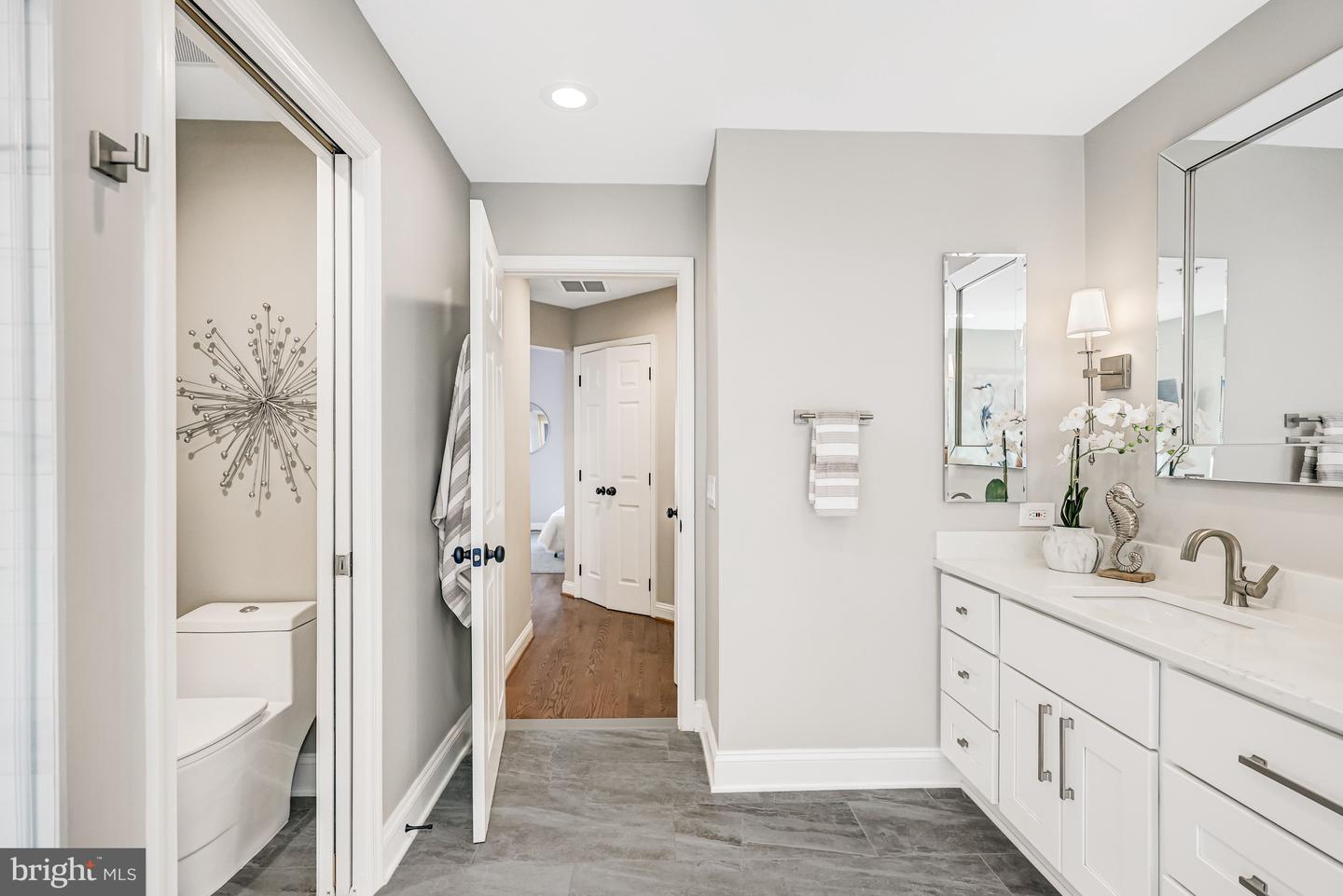 17 ALEXANDER ST, ALEXANDRIA, Virginia 22314, 3 Bedrooms Bedrooms, ,3 BathroomsBathrooms,Residential,For sale,17 ALEXANDER ST,VAAX2053368 MLS # VAAX2053368