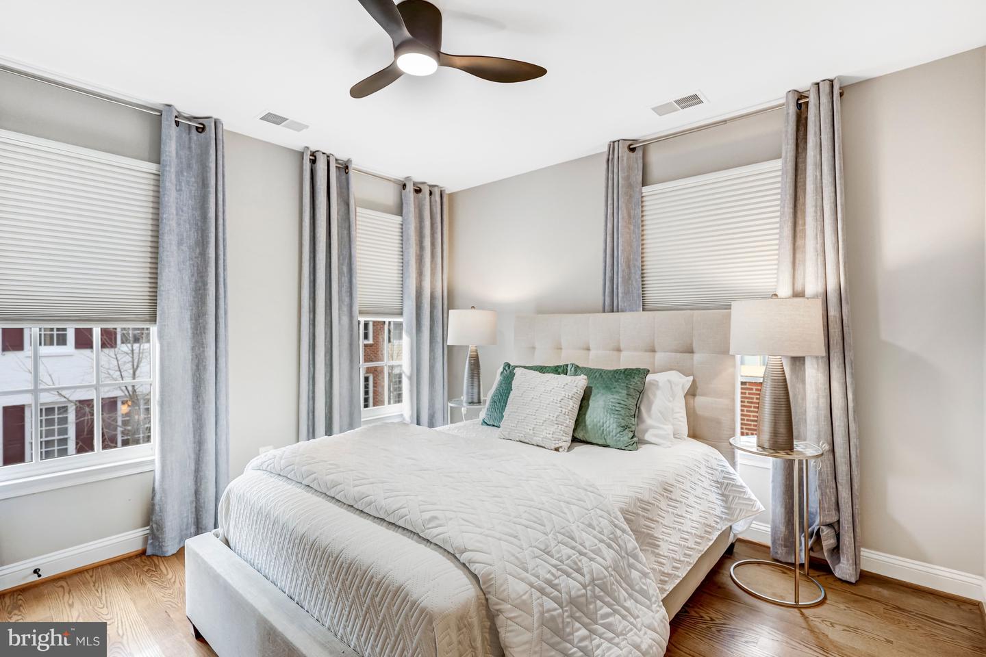 17 ALEXANDER ST, ALEXANDRIA, Virginia 22314, 3 Bedrooms Bedrooms, ,3 BathroomsBathrooms,Residential,For sale,17 ALEXANDER ST,VAAX2053368 MLS # VAAX2053368