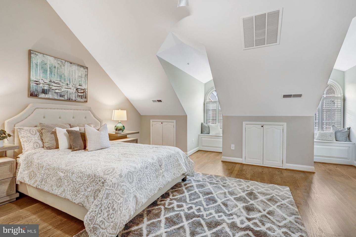 17 ALEXANDER ST, ALEXANDRIA, Virginia 22314, 3 Bedrooms Bedrooms, ,3 BathroomsBathrooms,Residential,For sale,17 ALEXANDER ST,VAAX2053368 MLS # VAAX2053368