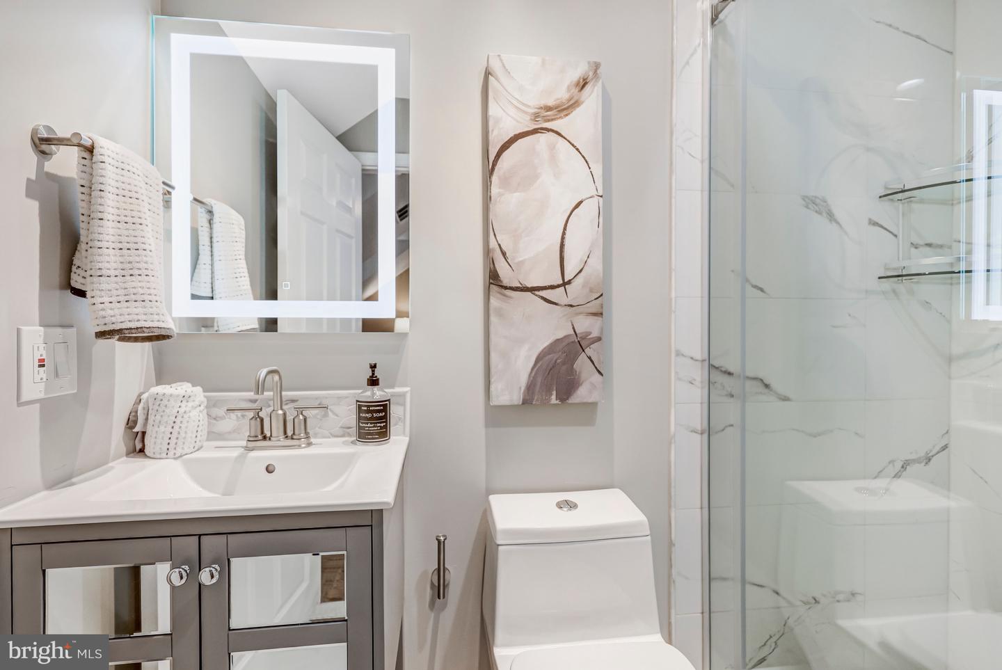 17 ALEXANDER ST, ALEXANDRIA, Virginia 22314, 3 Bedrooms Bedrooms, ,3 BathroomsBathrooms,Residential,For sale,17 ALEXANDER ST,VAAX2053368 MLS # VAAX2053368