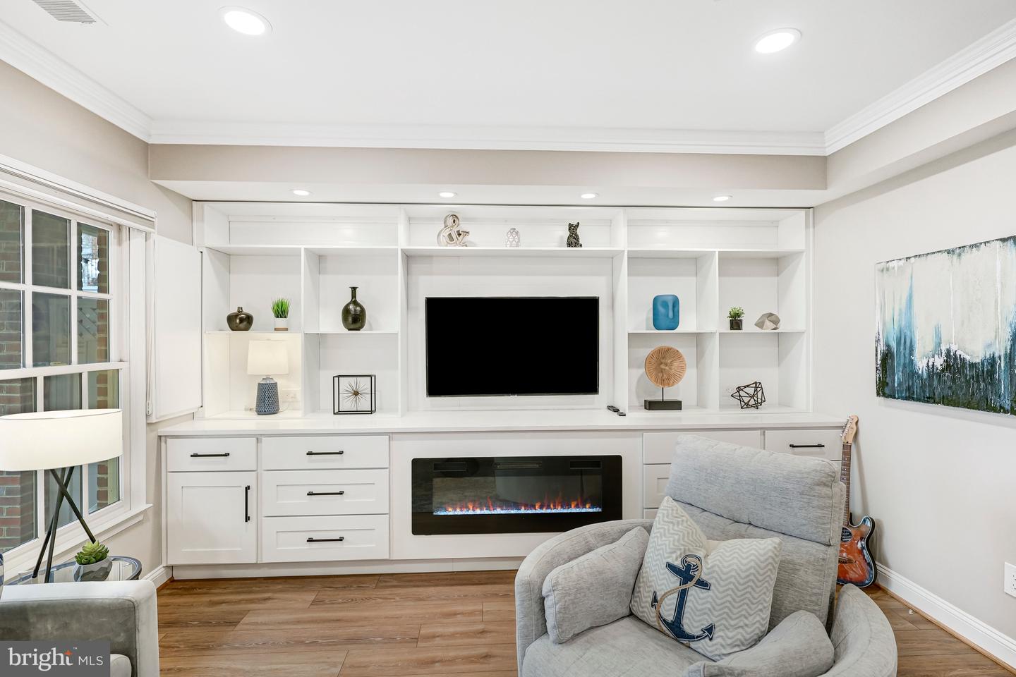 17 ALEXANDER ST, ALEXANDRIA, Virginia 22314, 3 Bedrooms Bedrooms, ,3 BathroomsBathrooms,Residential,For sale,17 ALEXANDER ST,VAAX2053368 MLS # VAAX2053368