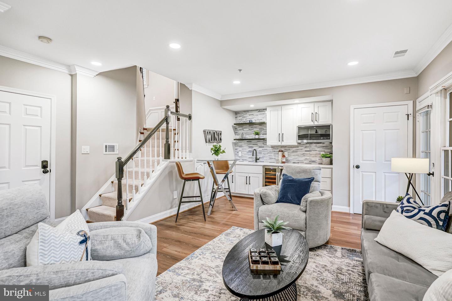 17 ALEXANDER ST, ALEXANDRIA, Virginia 22314, 3 Bedrooms Bedrooms, ,3 BathroomsBathrooms,Residential,For sale,17 ALEXANDER ST,VAAX2053368 MLS # VAAX2053368