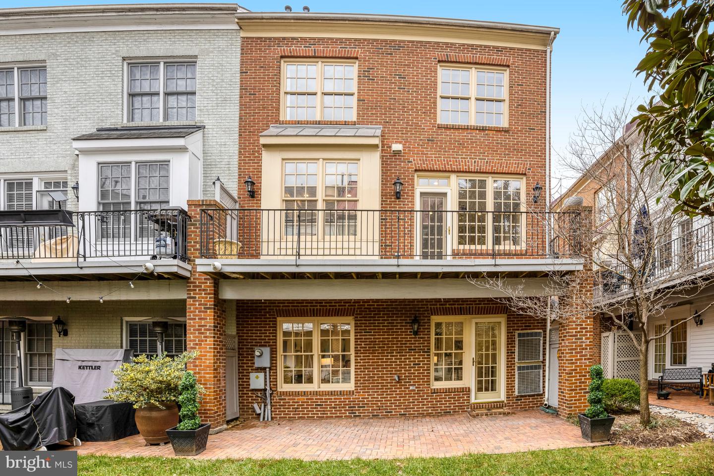 17 ALEXANDER ST, ALEXANDRIA, Virginia 22314, 3 Bedrooms Bedrooms, ,3 BathroomsBathrooms,Residential,For sale,17 ALEXANDER ST,VAAX2053368 MLS # VAAX2053368