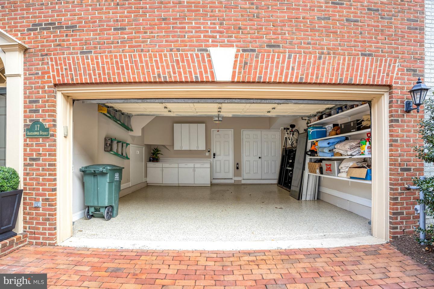 17 ALEXANDER ST, ALEXANDRIA, Virginia 22314, 3 Bedrooms Bedrooms, ,3 BathroomsBathrooms,Residential,For sale,17 ALEXANDER ST,VAAX2053368 MLS # VAAX2053368