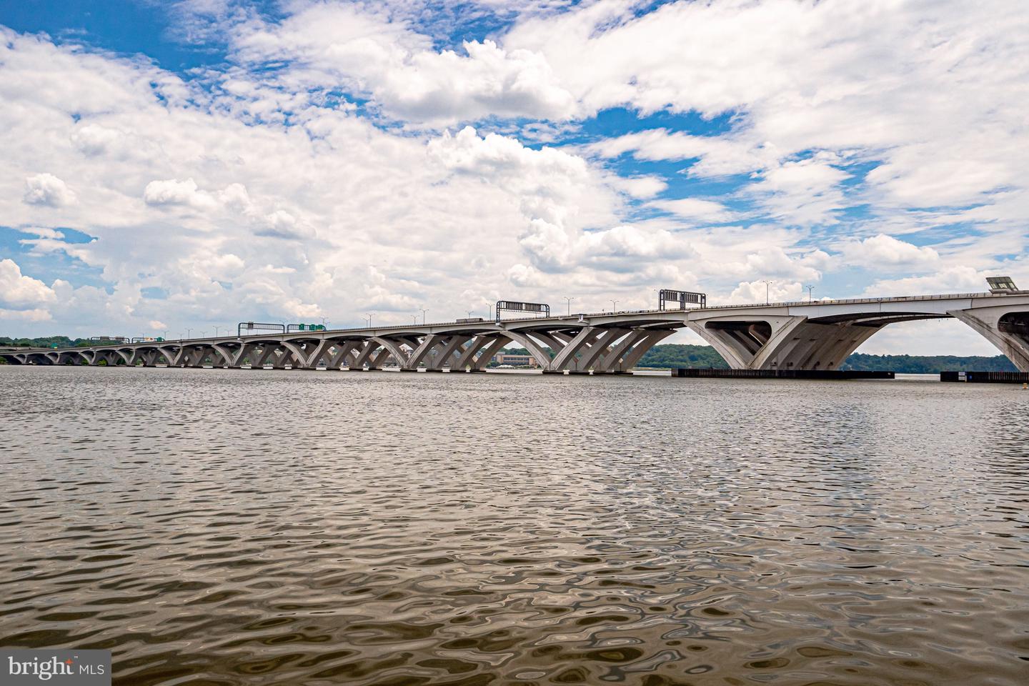 17 ALEXANDER ST, ALEXANDRIA, Virginia 22314, 3 Bedrooms Bedrooms, ,3 BathroomsBathrooms,Residential,For sale,17 ALEXANDER ST,VAAX2053368 MLS # VAAX2053368