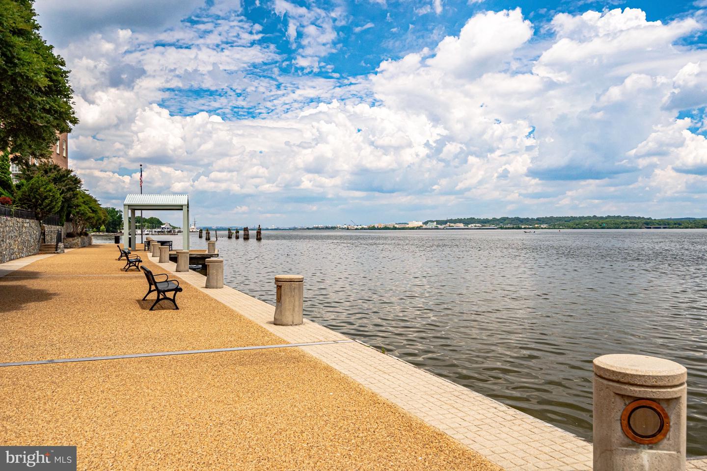 17 ALEXANDER ST, ALEXANDRIA, Virginia 22314, 3 Bedrooms Bedrooms, ,3 BathroomsBathrooms,Residential,For sale,17 ALEXANDER ST,VAAX2053368 MLS # VAAX2053368