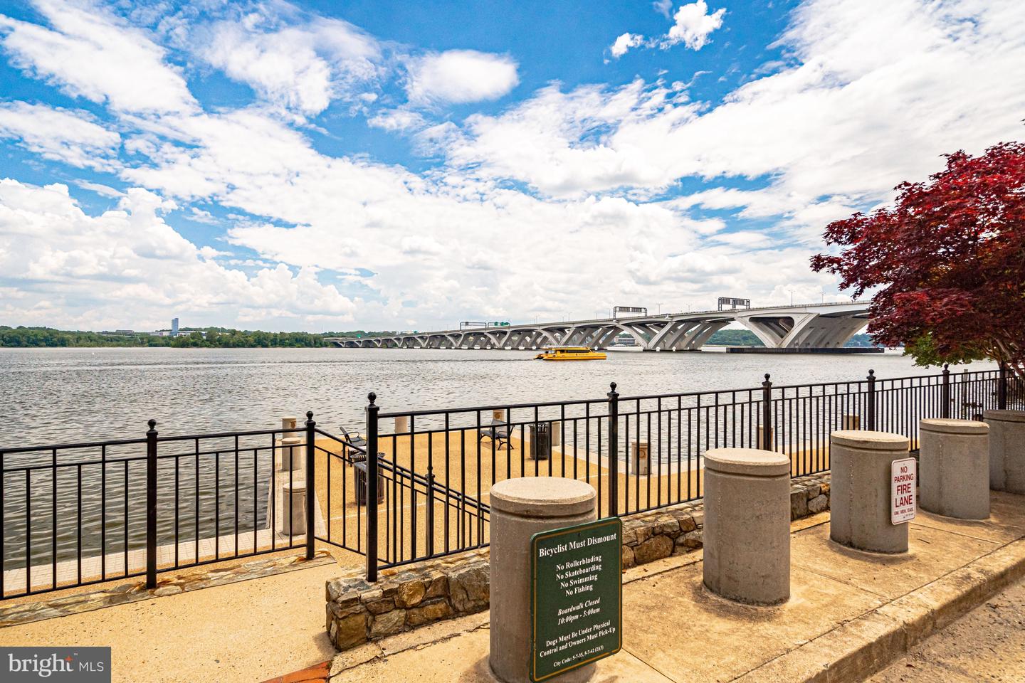 17 ALEXANDER ST, ALEXANDRIA, Virginia 22314, 3 Bedrooms Bedrooms, ,3 BathroomsBathrooms,Residential,For sale,17 ALEXANDER ST,VAAX2053368 MLS # VAAX2053368