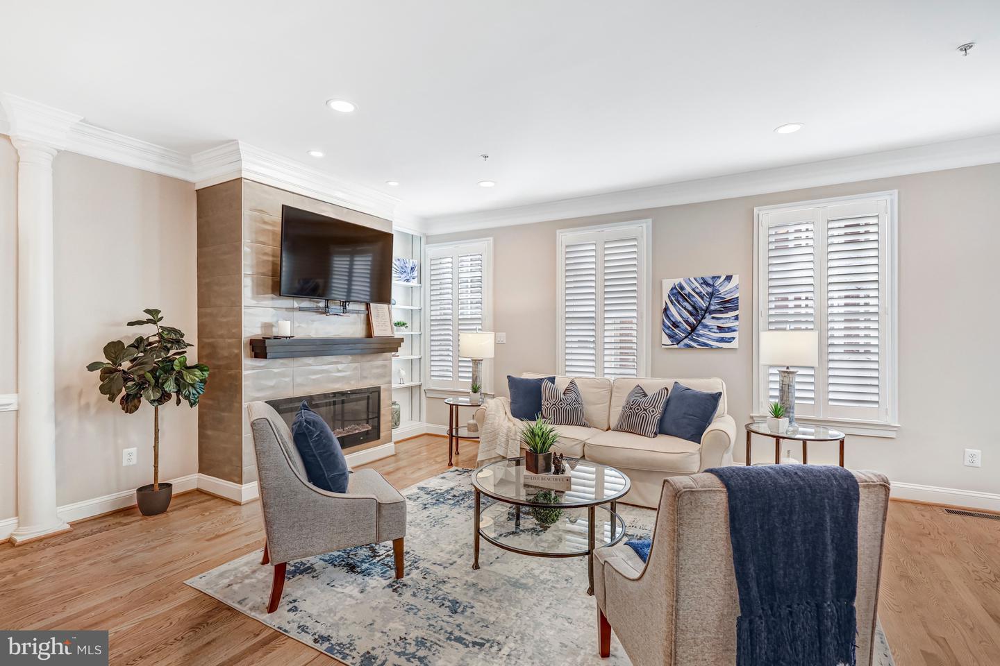 17 ALEXANDER ST, ALEXANDRIA, Virginia 22314, 3 Bedrooms Bedrooms, ,3 BathroomsBathrooms,Residential,For sale,17 ALEXANDER ST,VAAX2053368 MLS # VAAX2053368