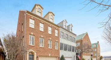 17 ALEXANDER ST, ALEXANDRIA, Virginia 22314, 3 Bedrooms Bedrooms, ,3 BathroomsBathrooms,Residential,For sale,17 ALEXANDER ST,VAAX2053368 MLS # VAAX2053368