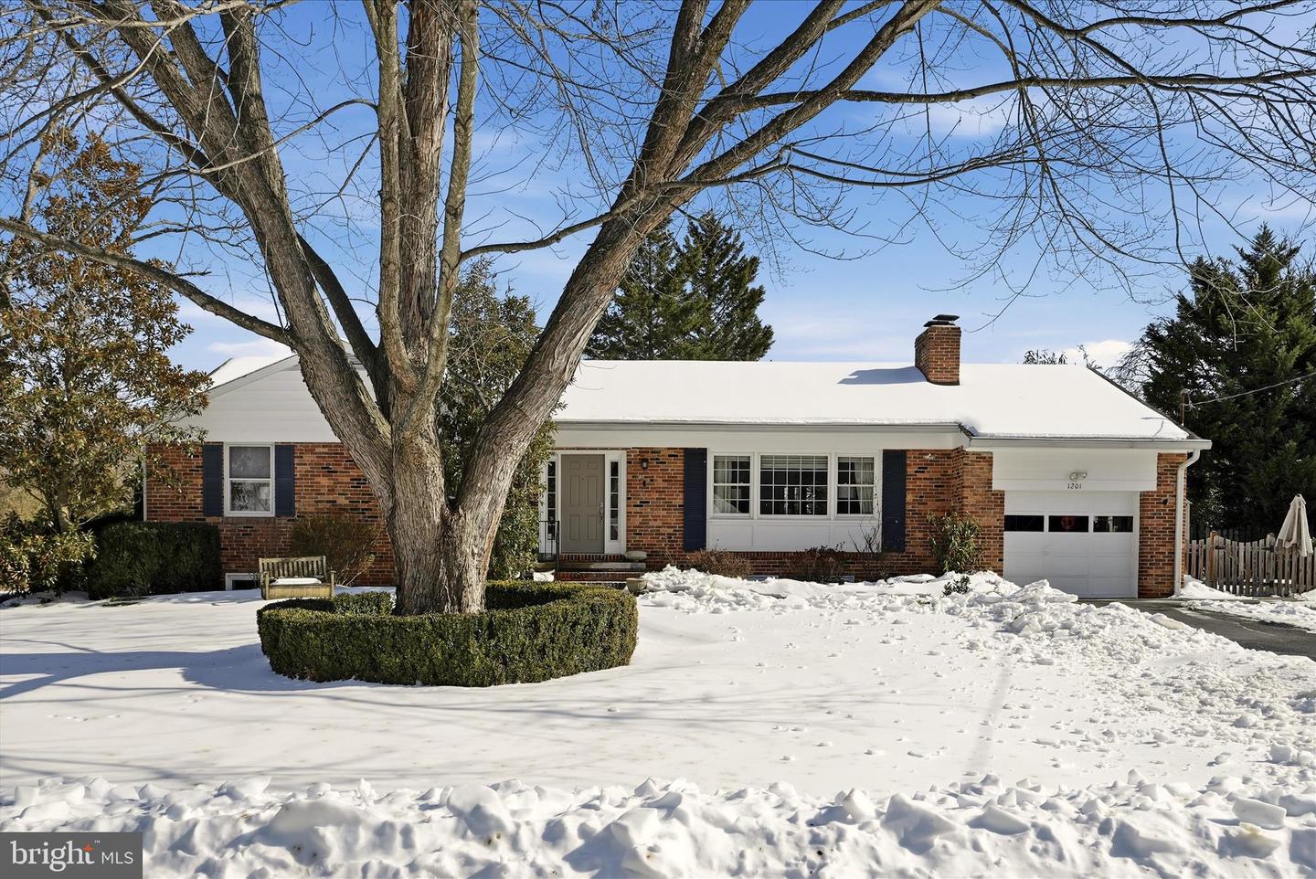 1201 ALLENDALE RD, MCLEAN, Virginia 22101, 5 Bedrooms Bedrooms, 8 Rooms Rooms,3 BathroomsBathrooms,Residential,For sale,1201 ALLENDALE RD,VAFX2286748 MLS # VAFX2286748