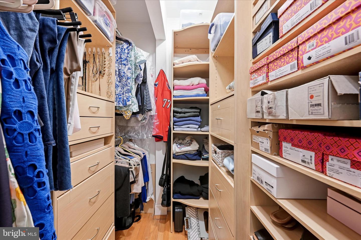 1201 ALLENDALE RD, MCLEAN, Virginia 22101, 5 Bedrooms Bedrooms, 8 Rooms Rooms,3 BathroomsBathrooms,Residential,For sale,1201 ALLENDALE RD,VAFX2286748 MLS # VAFX2286748