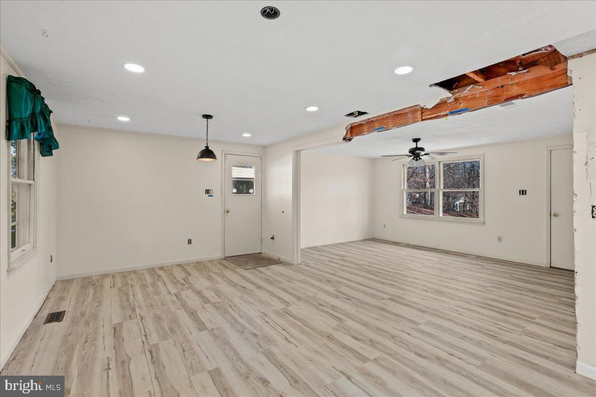 9442 BRENTSVILLE RD, MANASSAS, Virginia 20112, 3 Bedrooms Bedrooms, 12 Rooms Rooms,3 BathroomsBathrooms,Residential,For sale,9442 BRENTSVILLE RD,VAPW2110934 MLS # VAPW2110934