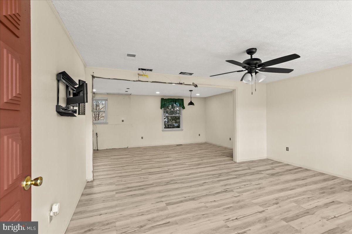 9442 BRENTSVILLE RD, MANASSAS, Virginia 20112, 3 Bedrooms Bedrooms, 12 Rooms Rooms,3 BathroomsBathrooms,Residential,For sale,9442 BRENTSVILLE RD,VAPW2110934 MLS # VAPW2110934