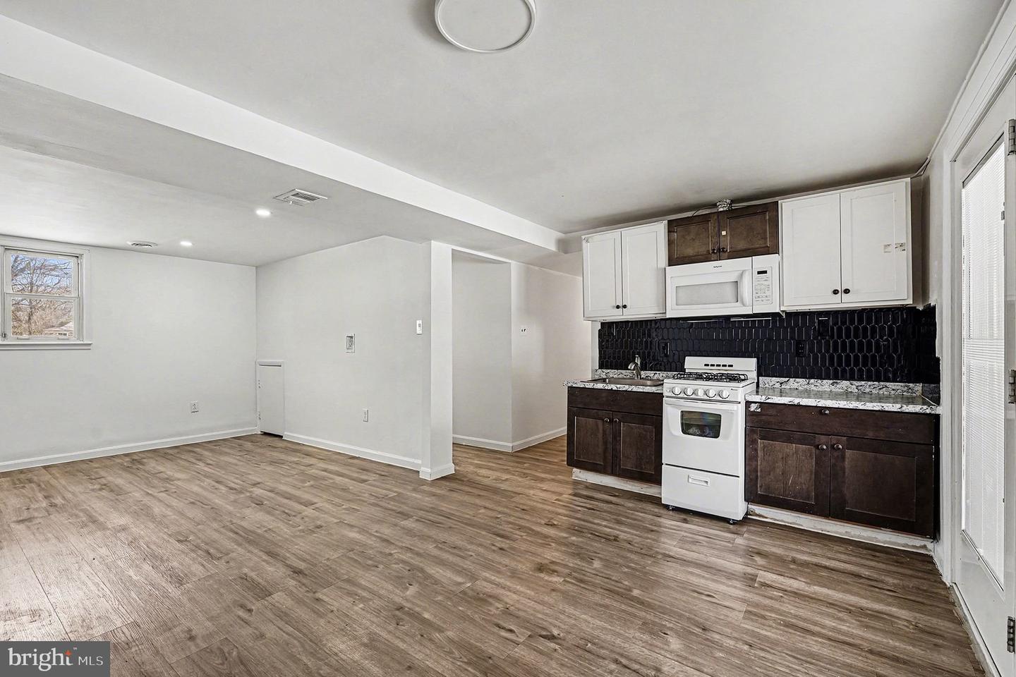 14656 DEXTER CT, WOODBRIDGE, Virginia 22193, 5 Bedrooms Bedrooms, ,4 BathroomsBathrooms,Residential,For sale,14656 DEXTER CT,VAPW2110942 MLS # VAPW2110942