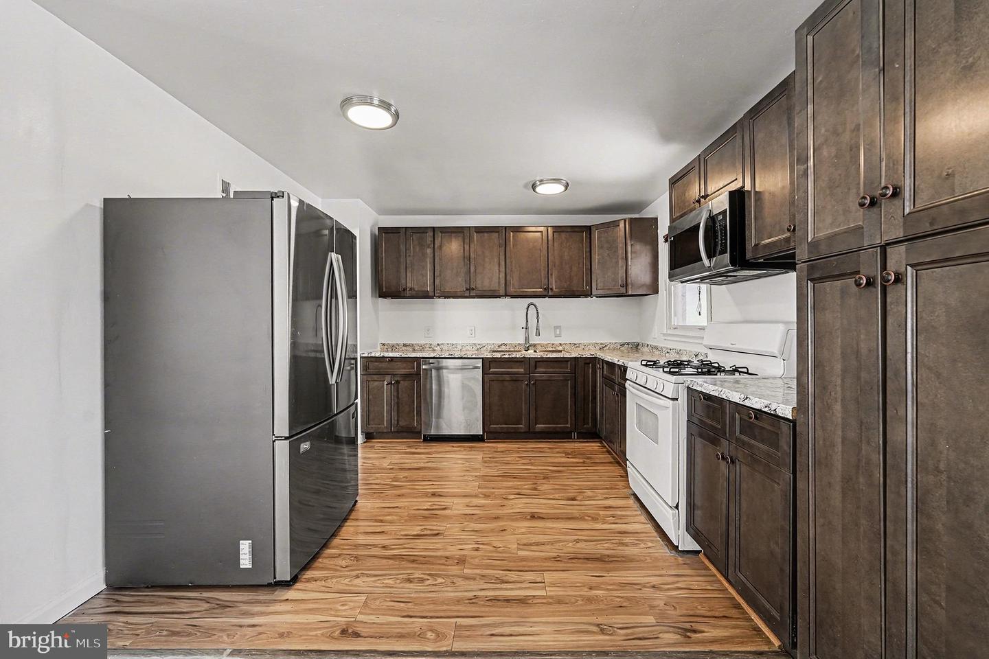 14656 DEXTER CT, WOODBRIDGE, Virginia 22193, 5 Bedrooms Bedrooms, ,4 BathroomsBathrooms,Residential,For sale,14656 DEXTER CT,VAPW2110942 MLS # VAPW2110942