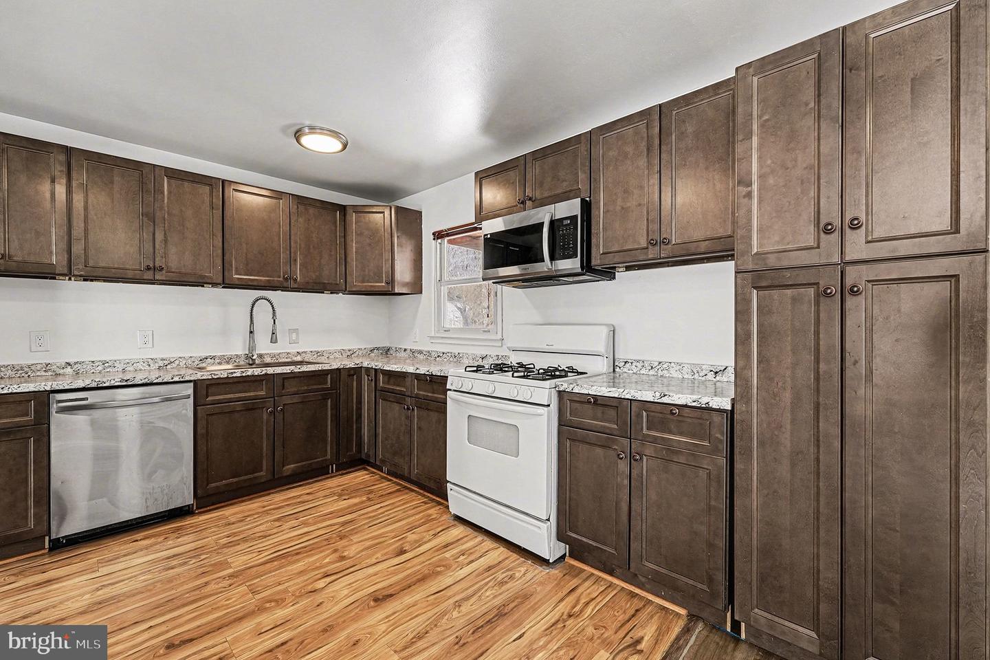 14656 DEXTER CT, WOODBRIDGE, Virginia 22193, 5 Bedrooms Bedrooms, ,4 BathroomsBathrooms,Residential,For sale,14656 DEXTER CT,VAPW2110942 MLS # VAPW2110942