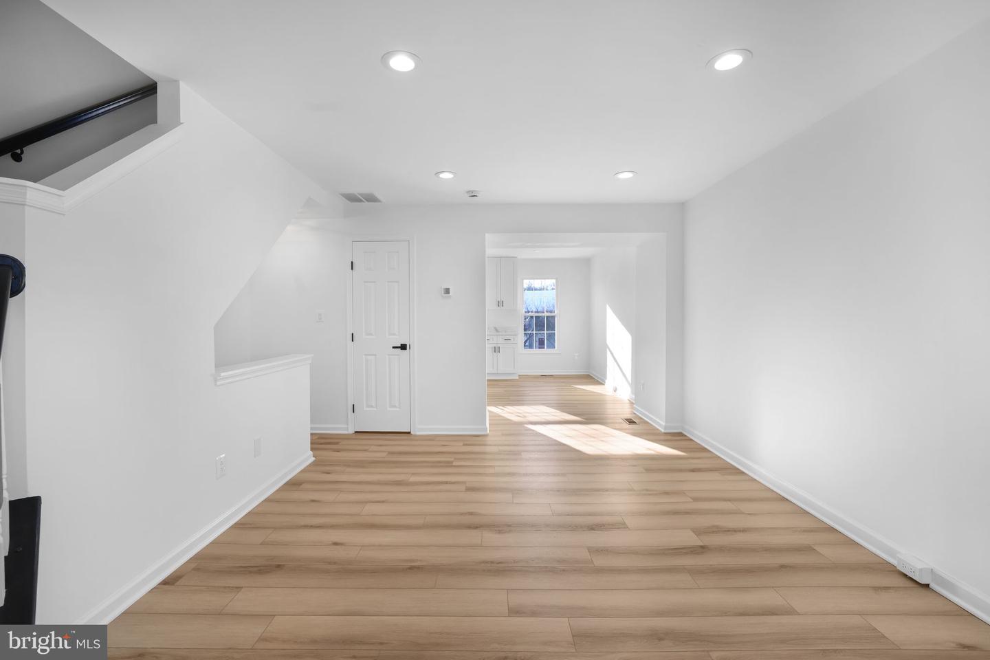 1742 TIGER LILY CIR, WOODBRIDGE, Virginia 22192, 2 Bedrooms Bedrooms, 5 Rooms Rooms,2 BathroomsBathrooms,Residential,For sale,1742 TIGER LILY CIR,VAPW2110980 MLS # VAPW2110980