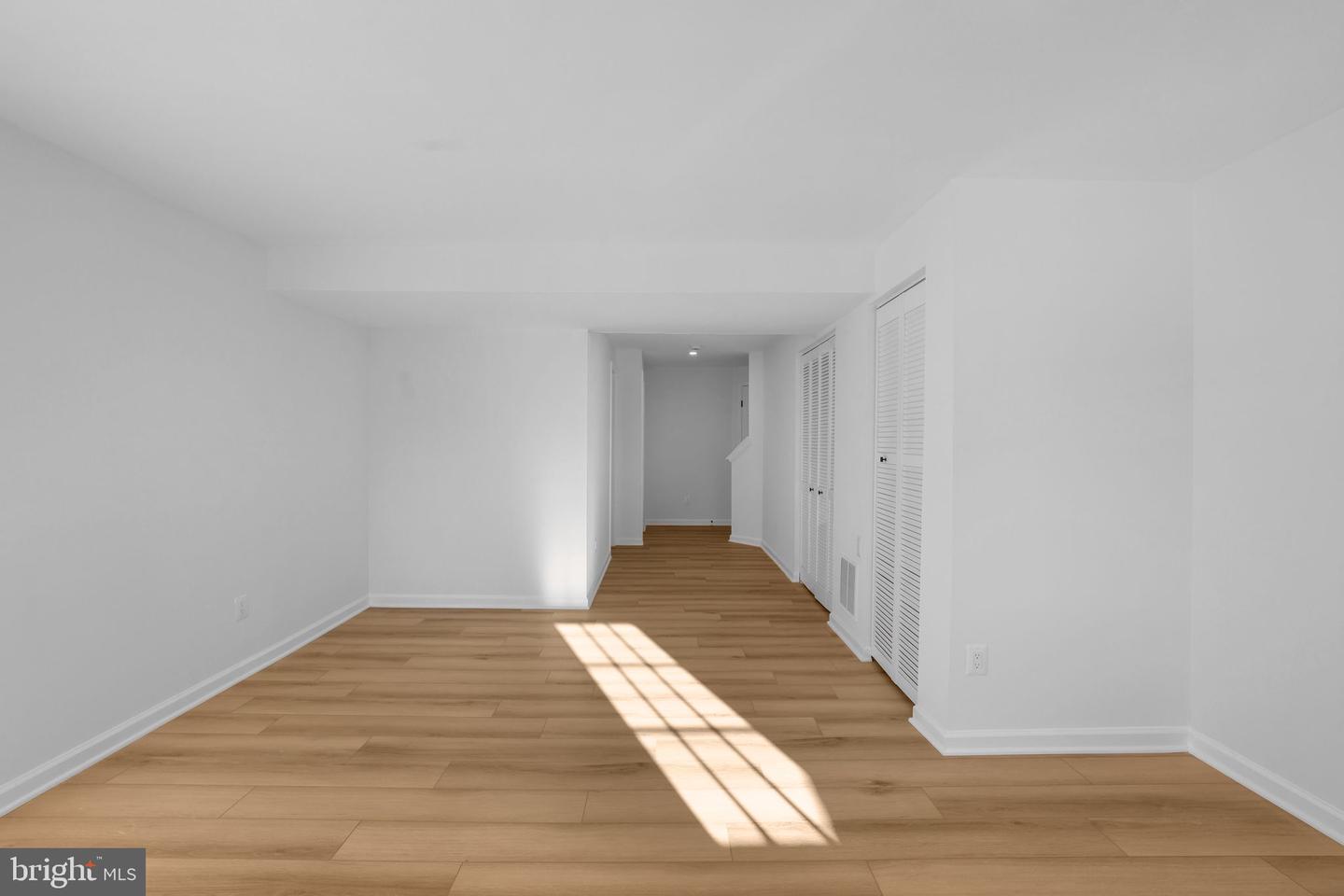 1742 TIGER LILY CIR, WOODBRIDGE, Virginia 22192, 2 Bedrooms Bedrooms, 5 Rooms Rooms,2 BathroomsBathrooms,Residential,For sale,1742 TIGER LILY CIR,VAPW2110980 MLS # VAPW2110980